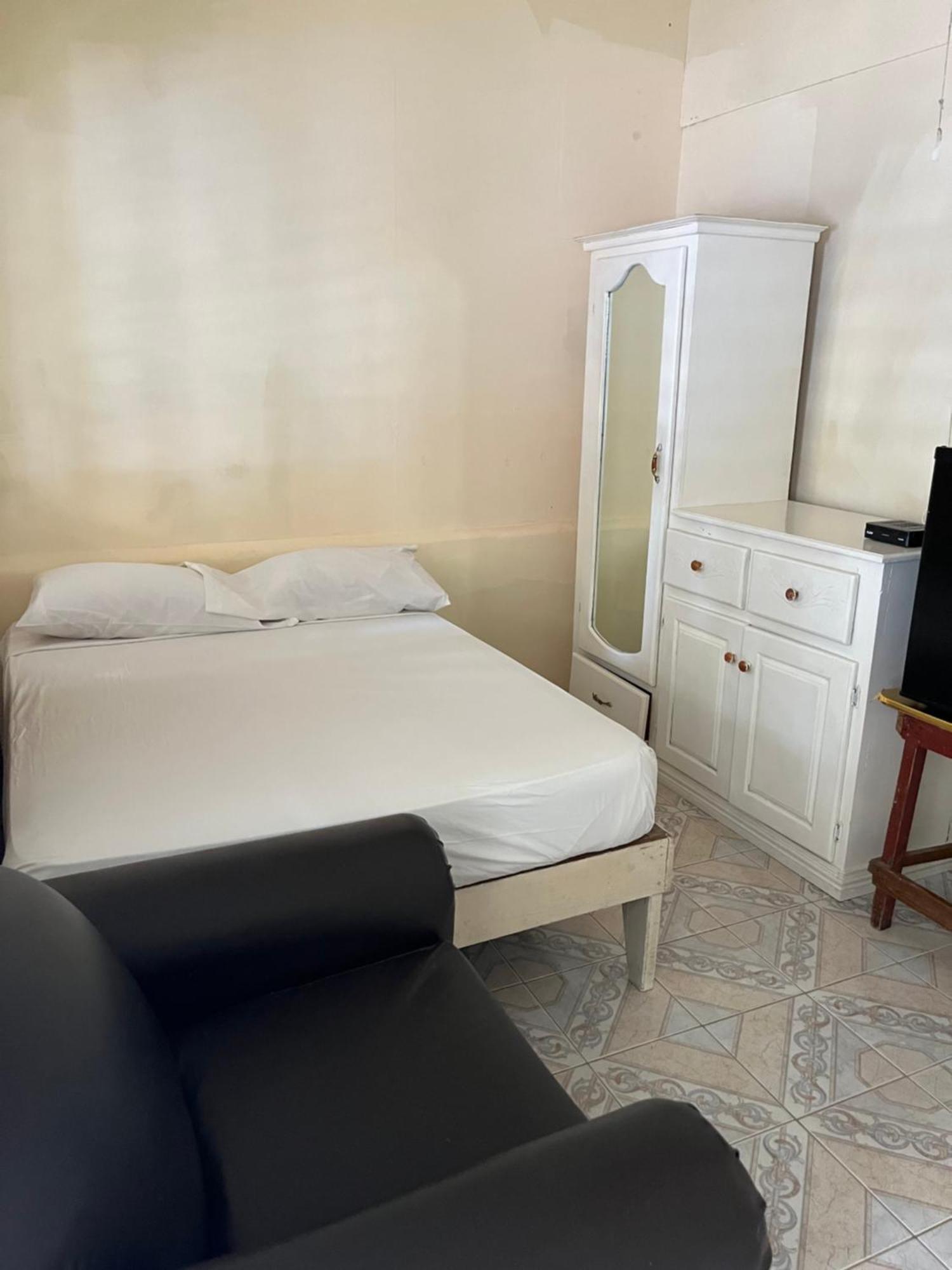 Andre'S Guest House Νεγκρίλ Εξωτερικό φωτογραφία