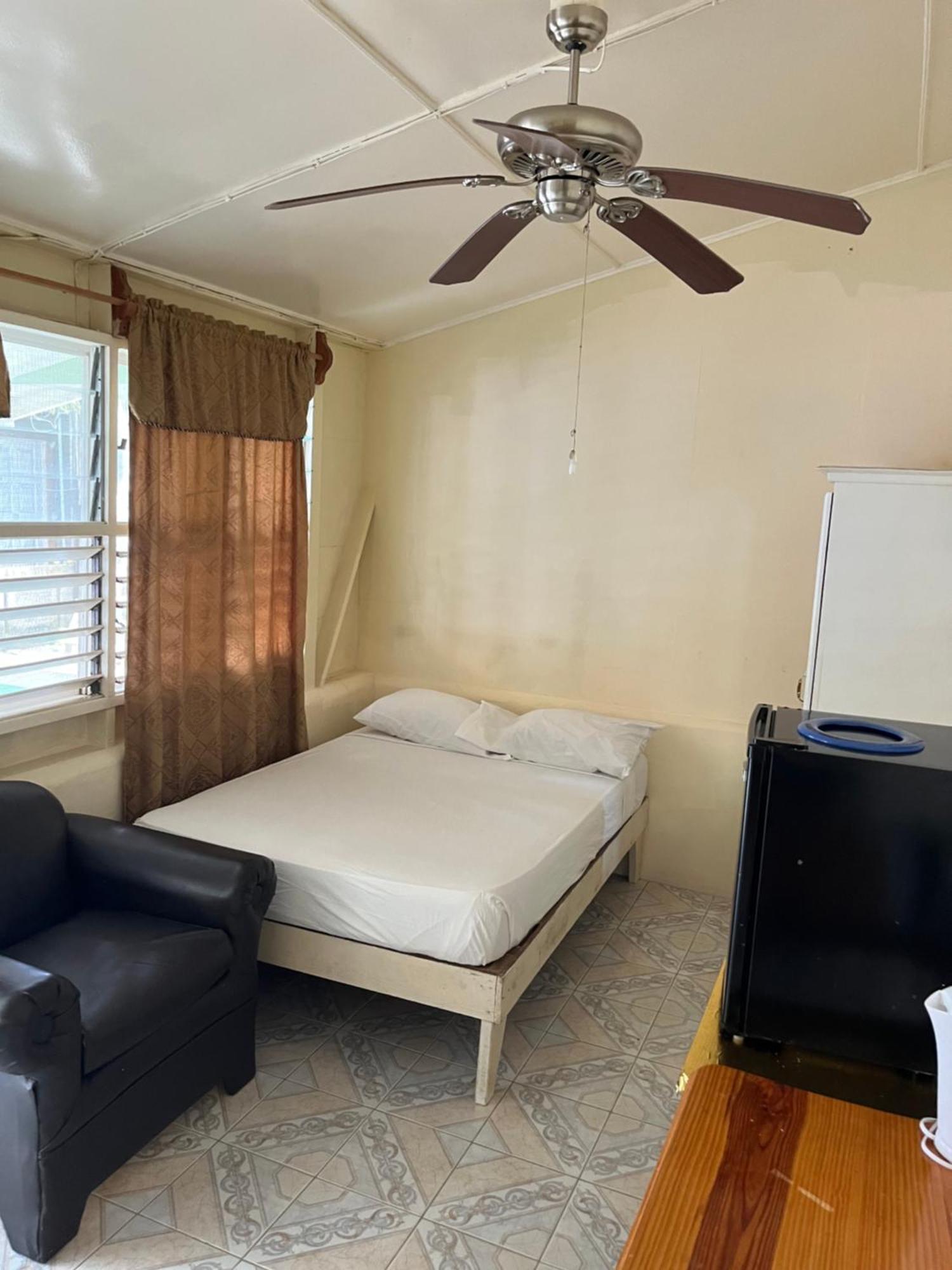 Andre'S Guest House Νεγκρίλ Εξωτερικό φωτογραφία